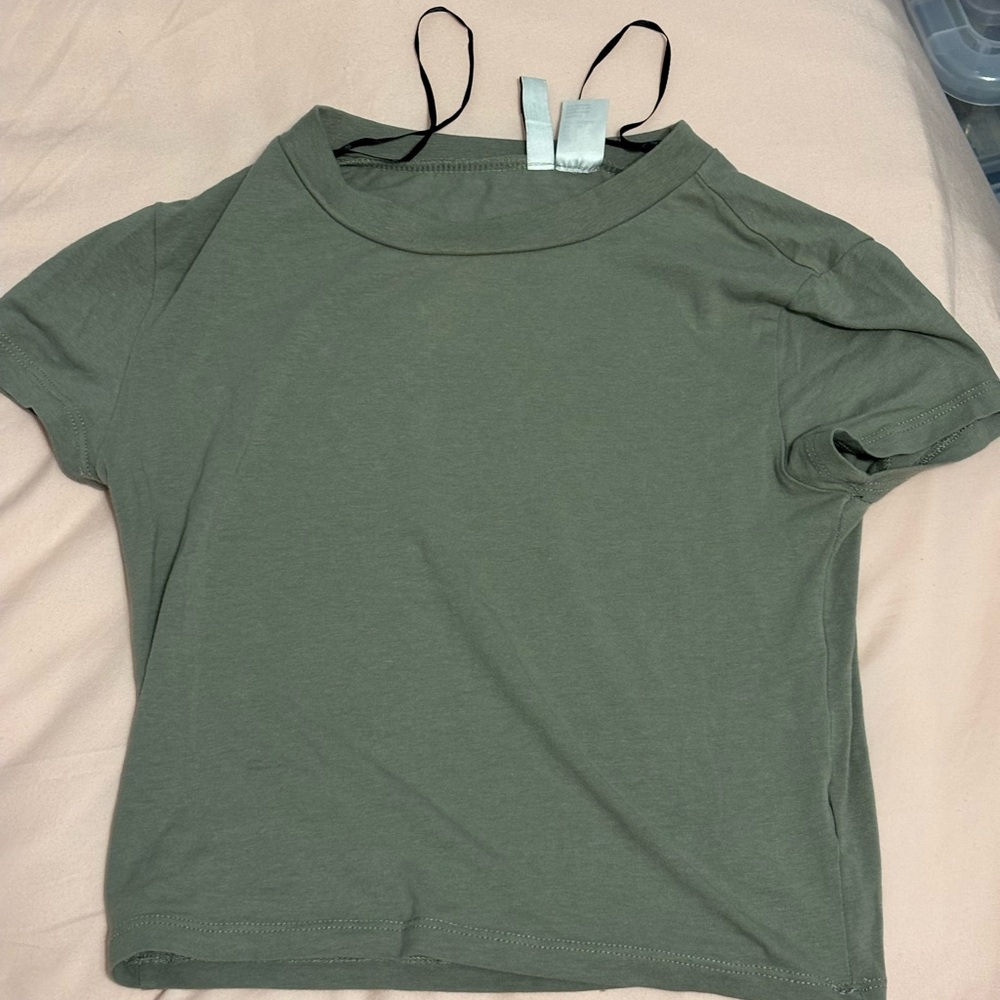 (2/15$) Classic Green Women's Crop Top
